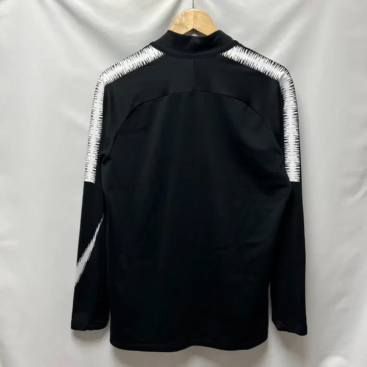 [SOLD OUT] [정품/L] 나이키 스우시 드라이핏 사이드라인 블랙 반집업 드릴탑