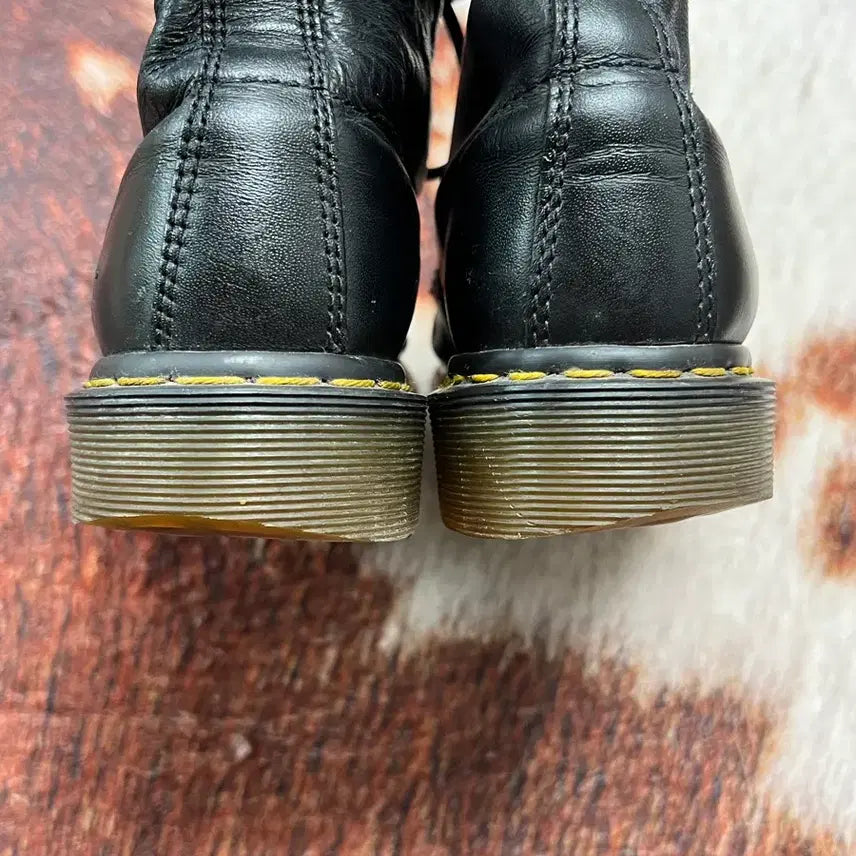 [BUNJANG] Dr. Martens Stella 8-Hole Vintage Boots / [240] DR MARTENS 닥터마틴 스텔라 8홀 빈티지 워커