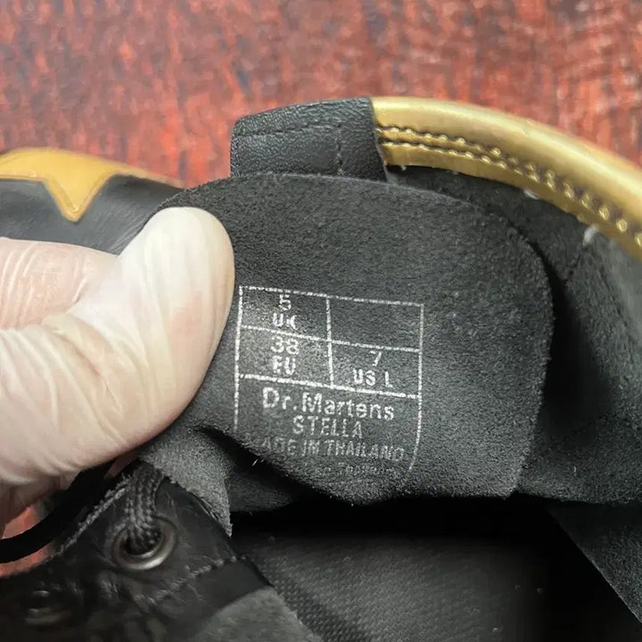 [BUNJANG] Dr. Martens Stella 8-Hole Vintage Boots / [240] DR MARTENS 닥터마틴 스텔라 8홀 빈티지 워커