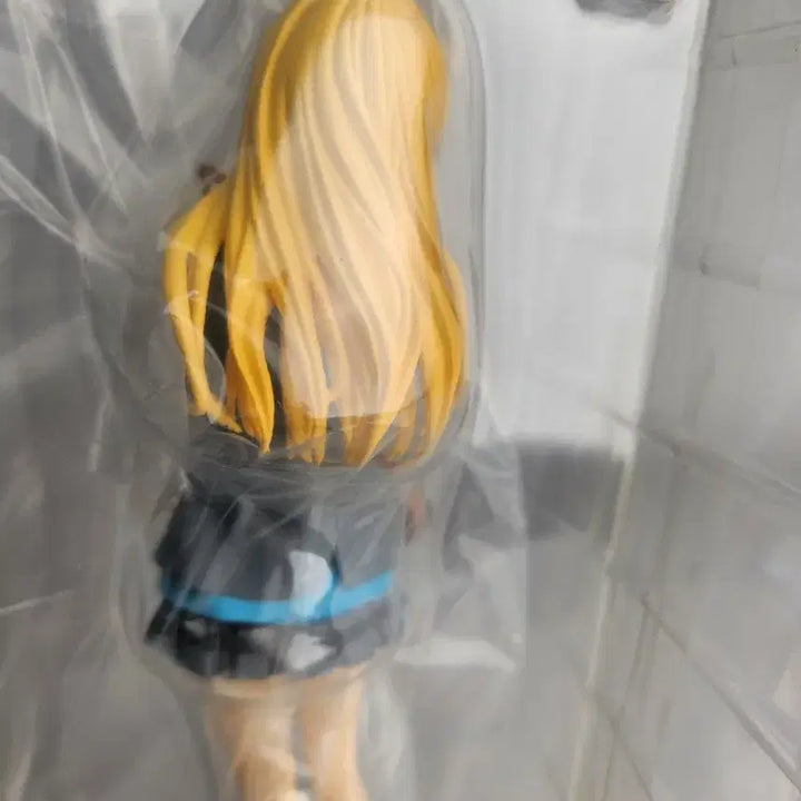 [BUNJANG] Your Lie in April Kaori Miyazono Violin Figure / 4월의 거짓말 카오리 미야노조 바이올린 피규어