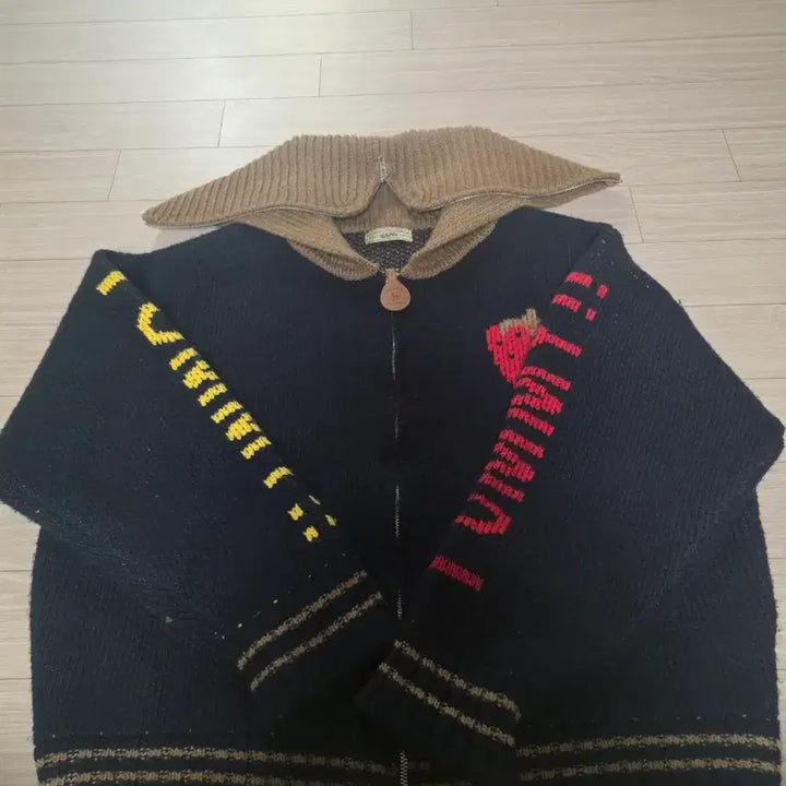[SOLD OUT] 자가드울니트후드집업빈티지니트