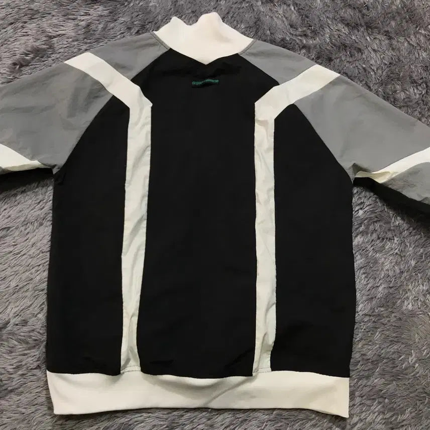 [SOLD OUT] [[L, A급] 아디다스(ADIDAS) EQT 윈드 자켓/바람막이
