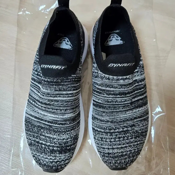 [BUNJANG] Dynafit Slip-on Sneakers 240 / 다이나핏 슬립온  운동화   240