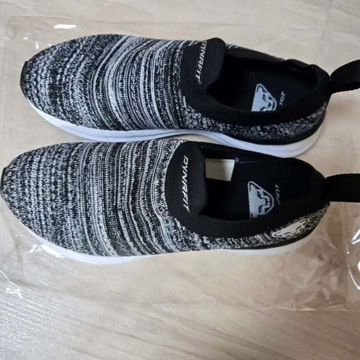 [BUNJANG] Dynafit Slip-on Sneakers 240 / 다이나핏 슬립온  운동화   240