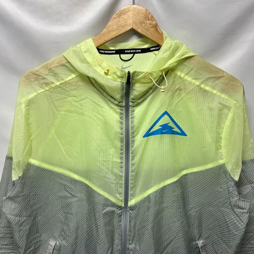 [SOLD OUT] [정품/M] 나이키 트레일 스우시 윈드러너 런닝 바람막이