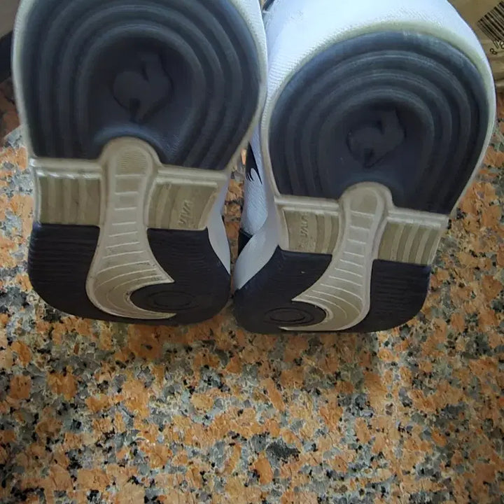 [BUNJANG] Le Coq Sportif White Sneakers 230 / 르꼬끄 스포르티브 흰색 운동화  230