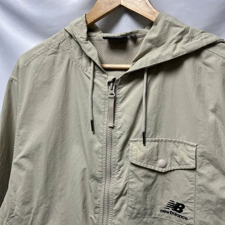 [SOLD OUT] [정품/M] 뉴발란스 트레이닝 베이지 우븐 바람막이