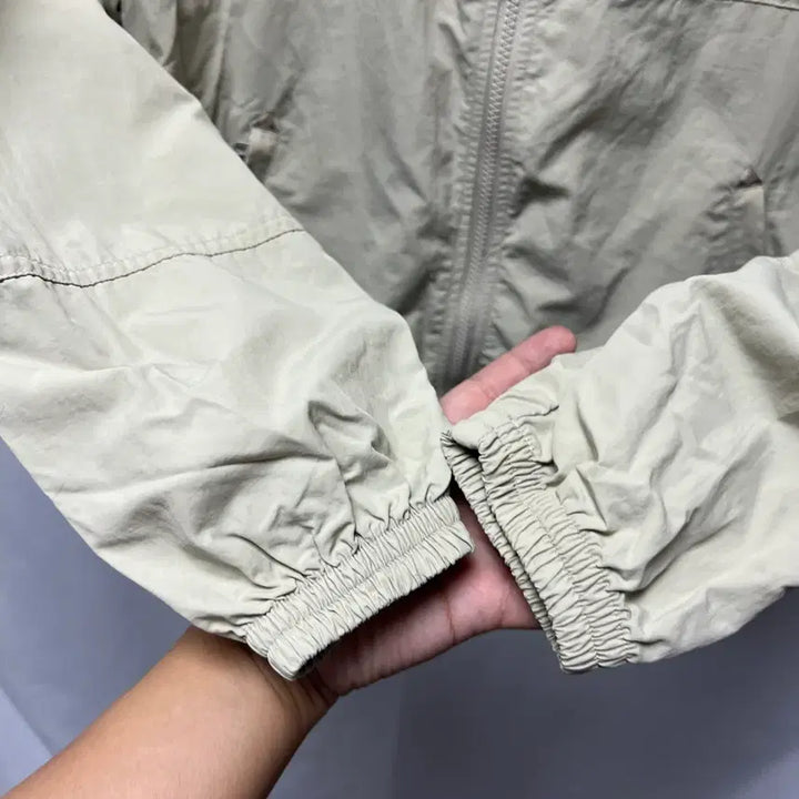 [SOLD OUT] [정품/M] 뉴발란스 트레이닝 베이지 우븐 바람막이