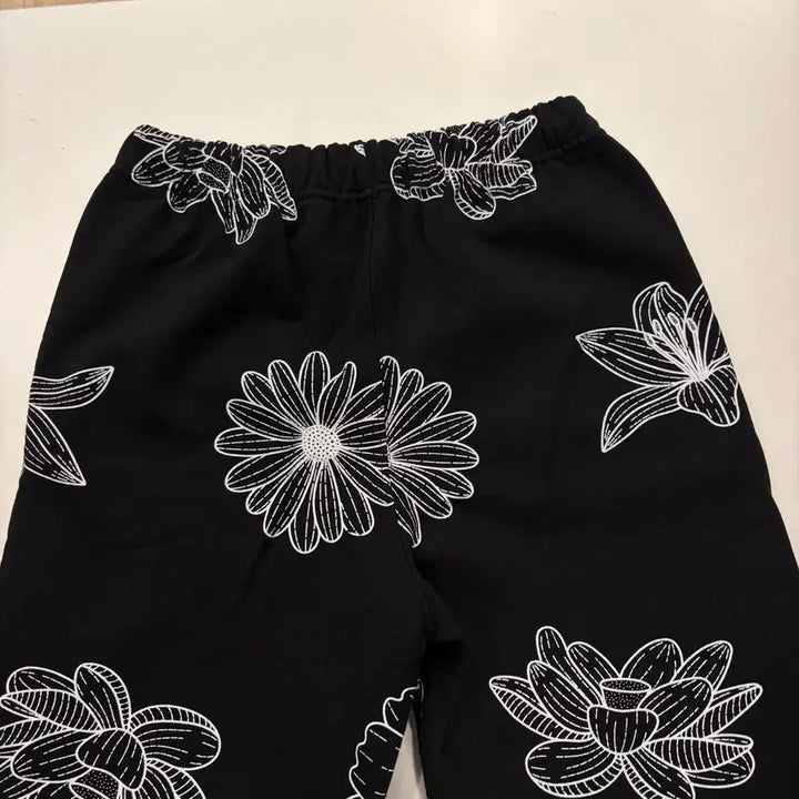 [BUNJANG] Mardi Mercredi Black Flower Pattern Training Pants / 마르디메크르디 블랙 플라워 패턴 트레이닝 바지 팬츠 D734
