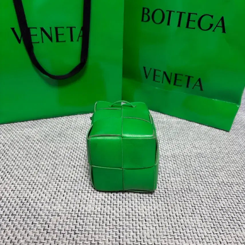 [BUNJANG] Bottega Veneta Cassette Bucket Bag - Green / [ A급 / 미니 ] 보테가베네타 카세트 버킷백 그린