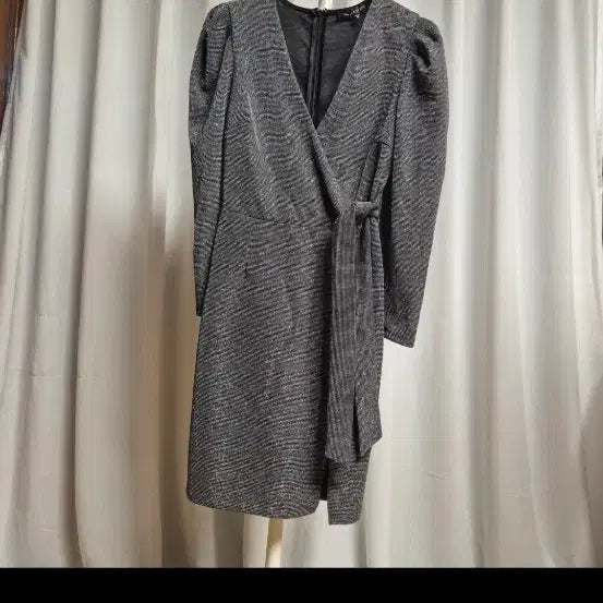 [BUNJANG] Sparkling Silver &amp; Black Wrap Dress / 반짝이는 펄 원단의 섹시한 원피스