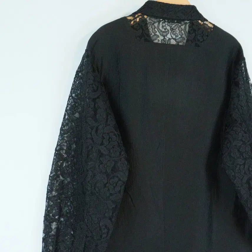 [SOLD OUT] EENK 레이스 소매 블라우스 S 블랙 셔츠