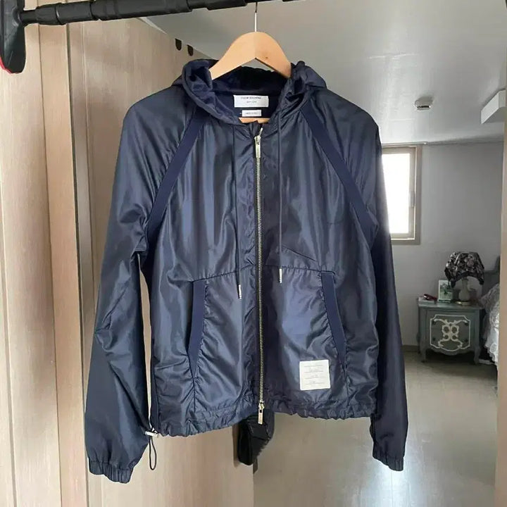 [SOLD OUT] 톰브라운 백삼선 바람막이자켓 1사이즈