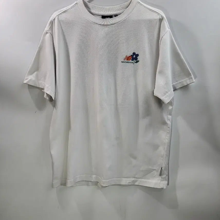 [BUNJANG] New Balance Athletics Flower Back Print T-shirt (Ivory) / [95] 뉴발란스 애슬레틱스 플라워 백프린트 반팔티 오버핏 아이보리 1.