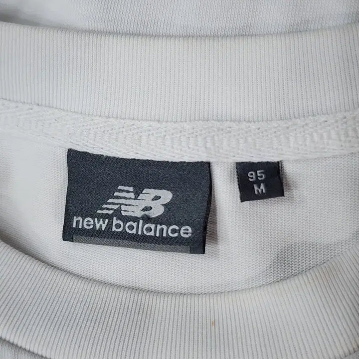 [BUNJANG] New Balance Athletics Flower Back Print T-shirt (Ivory) / [95] 뉴발란스 애슬레틱스 플라워 백프린트 반팔티 오버핏 아이보리 1.