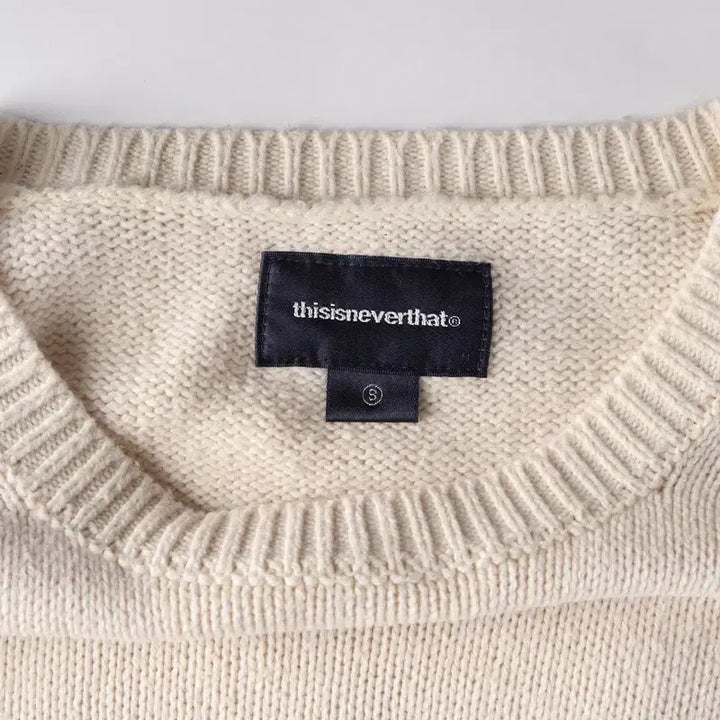 [BUNJANG] thisisneverthat Logo Applique Knit Sweater / 디스이즈네버댓 로고 아플리케 니트 S