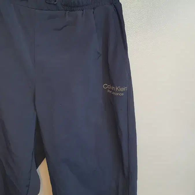 [BUNJANG] Calvin Klein Nylon Training Pants / 캘빈클라인 신형 나일론바지 L