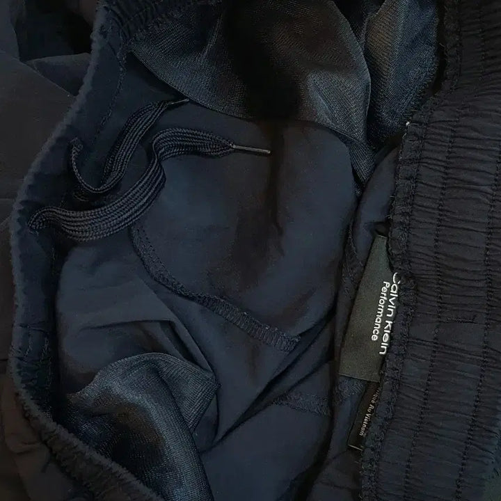 [BUNJANG] Calvin Klein Nylon Training Pants / 캘빈클라인 신형 나일론바지 L