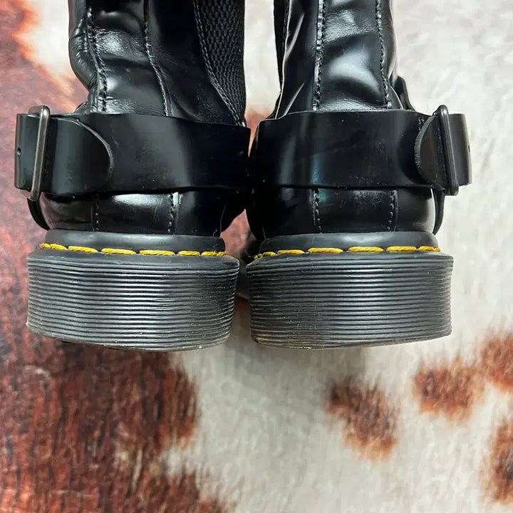 [BUNJANG] Dr. Martens Wincox Harness Motorcycle Chelsea Boots (Black) / [260] 닥터마틴 wincox 윈콕 하네스 모터사이클 첼시부츠 블랙