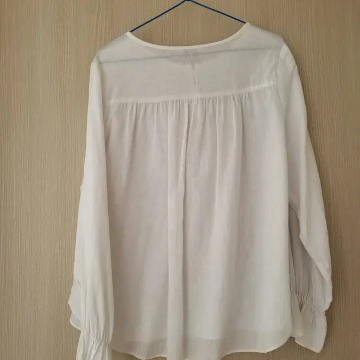 [SOLD OUT] 아이보리 블라우스