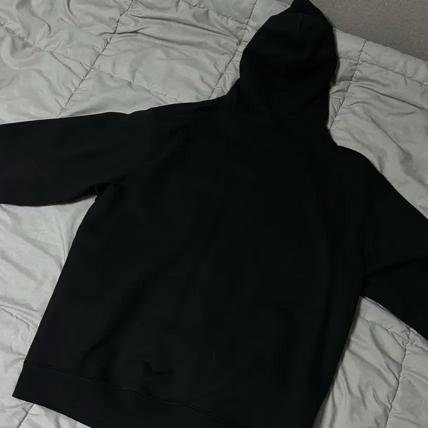 [SOLD OUT] 더콜디스트모먼트 후드집업