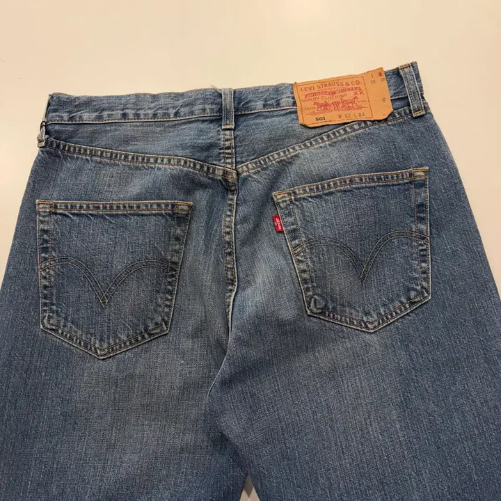 [SOLD OUT] [32x33] 리바이스 501 오리지널 데님 팬츠 청바지 D736