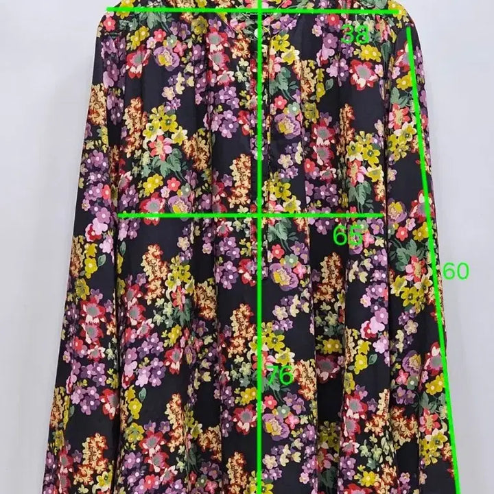 [BUNJANG] Vicolique Floral Rayon Blouse / 비꼴리끄  플라워 레이온 블라우스