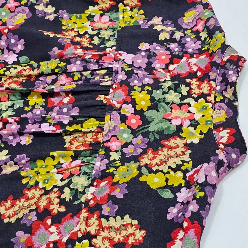 [BUNJANG] Vicolique Floral Rayon Blouse / 비꼴리끄  플라워 레이온 블라우스