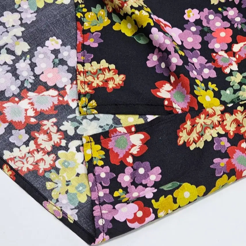 [BUNJANG] Vicolique Floral Rayon Blouse / 비꼴리끄  플라워 레이온 블라우스