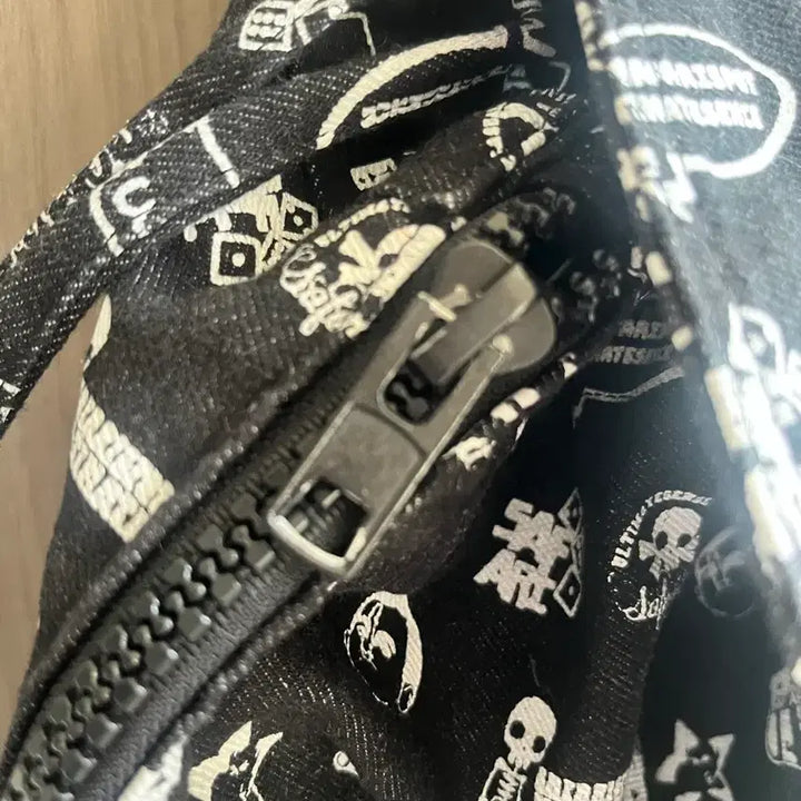 [BUNJANG] Safari Spot Ultimate Logo Denim Backpack / 사파리스팟 얼티메이트 로고 데님 백팩