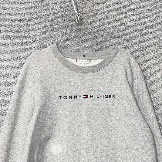 [BUNJANG] Tommy Hilfiger Printed Light Gray Sweatshirt L / 타미힐피거 프린팅 라이트 그레이 맨투맨 L