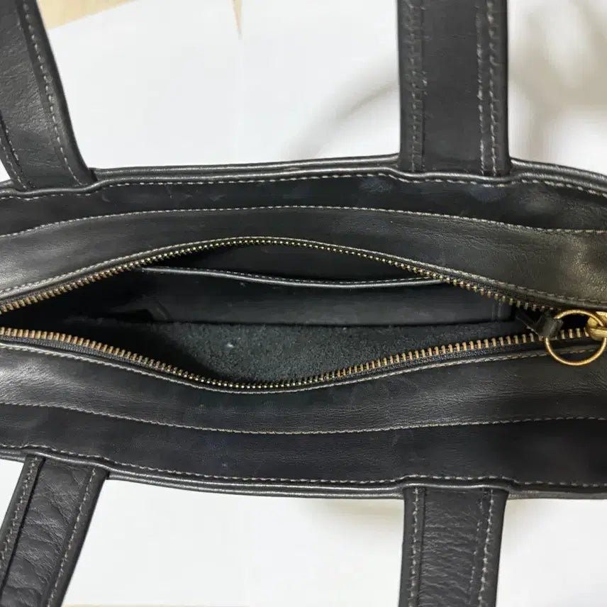 [SOLD OUT] 제목: [정품] 빈티지 코치 블랙 레더 미니 토트백 (보증서 포함)