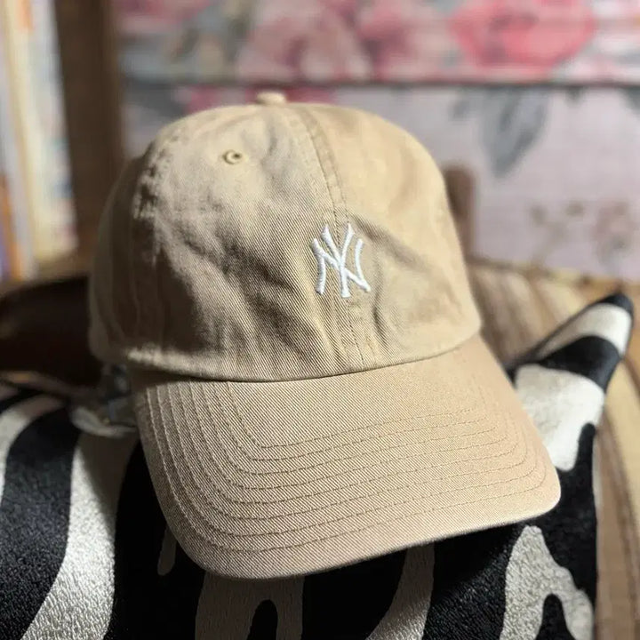 [SOLD OUT] 택포) 미국 구입 47 Brand MLB 리그 로고 NY 볼캡 베이지 모