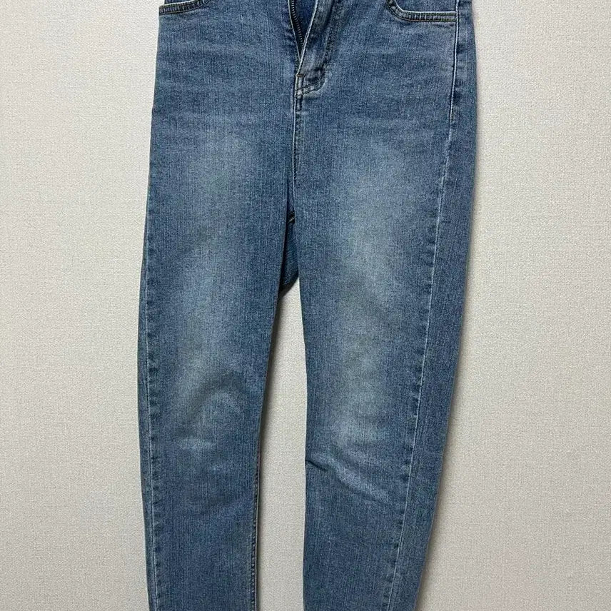 [BUNJANG] Skinny Jeans - Dark Blue/Black Women&