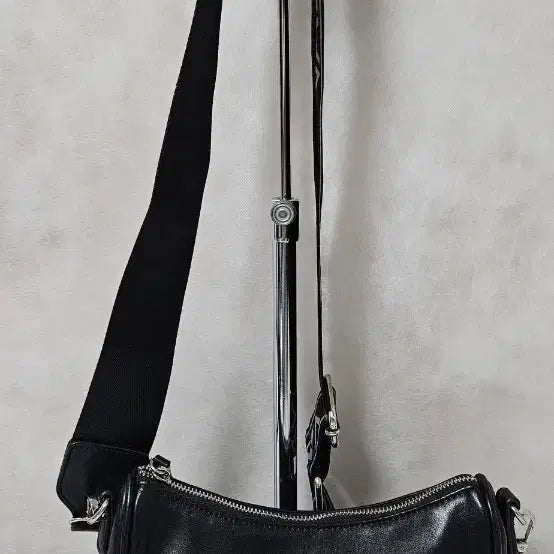 [BUNJANG] Valentino Black Leather Shoulder Bag / 발렌티노 블랙 레더 숄더백