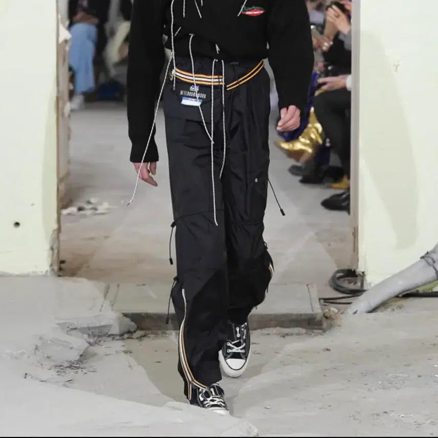[BUNJANG] KWAY Afterhomework Nylon Track Pants Black / KWAY 까웨 애프터홈워크 나일론 트랙 팬츠 블랙 D740