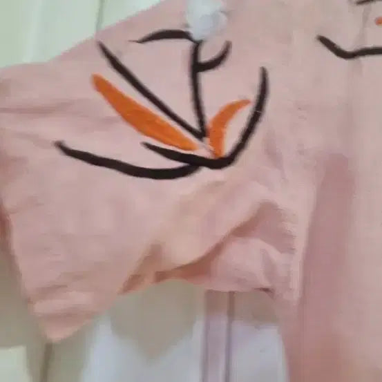 [BUNJANG] Linen Floral Embroidery Pink Blouse / 마  린넨  꽃 자수 반팔 블라우스  깨끗해요 가슴단면 51