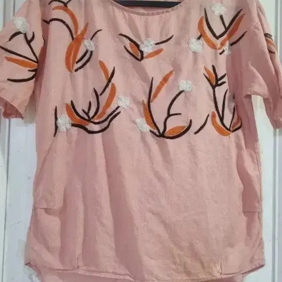 [BUNJANG] Linen Floral Embroidery Pink Blouse / 마  린넨  꽃 자수 반팔 블라우스  깨끗해요 가슴단면 51