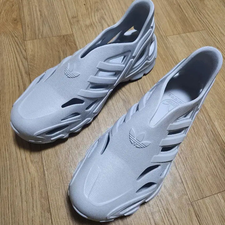 [BUNJANG] Adidas Adiform Supernova Light Grey Sneakers / 아디다스 아디폼 슈퍼노바 라이트 그레이 265
