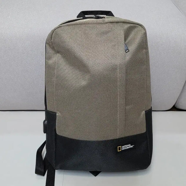[SOLD OUT] 내셔널지오그래픽 데이백 백팩