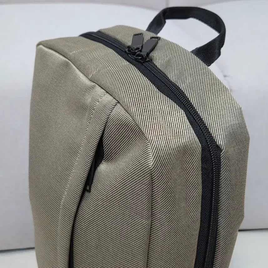 [SOLD OUT] 내셔널지오그래픽 데이백 백팩