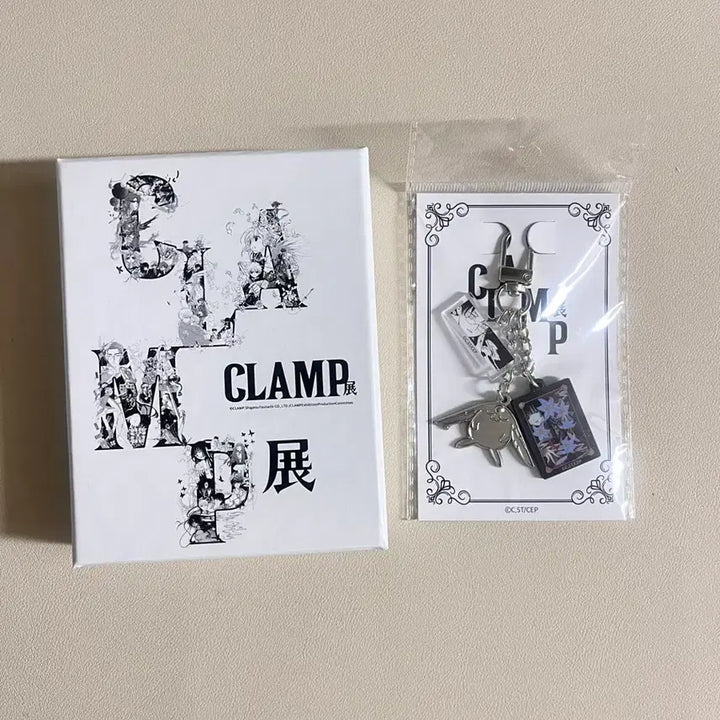 [BUNJANG] CLAMP xxxHolic Keyring &amp; Leather Card Case Bundle Set / CLAMP 클램프전 xxx홀릭 키링+레더카드케이스 일괄