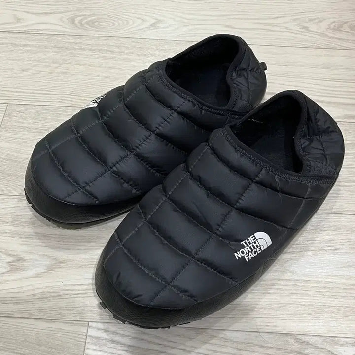 [SOLD OUT] 노스페이스 패딩 슬리퍼 뮬