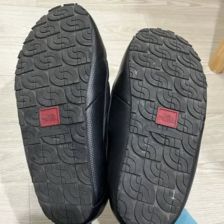 [SOLD OUT] 노스페이스 패딩 슬리퍼 뮬
