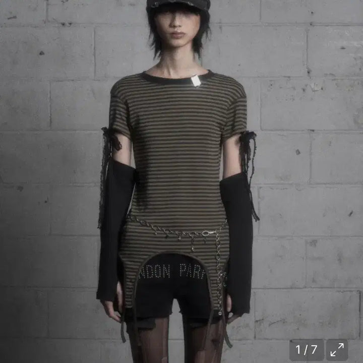 [BUNJANG] London Perfumes Archive Stripe Ribbon Arm Sleeve Top / 런던파퓸스 아카이브 STRIPE RIBBON ARM SLEEVE TOP