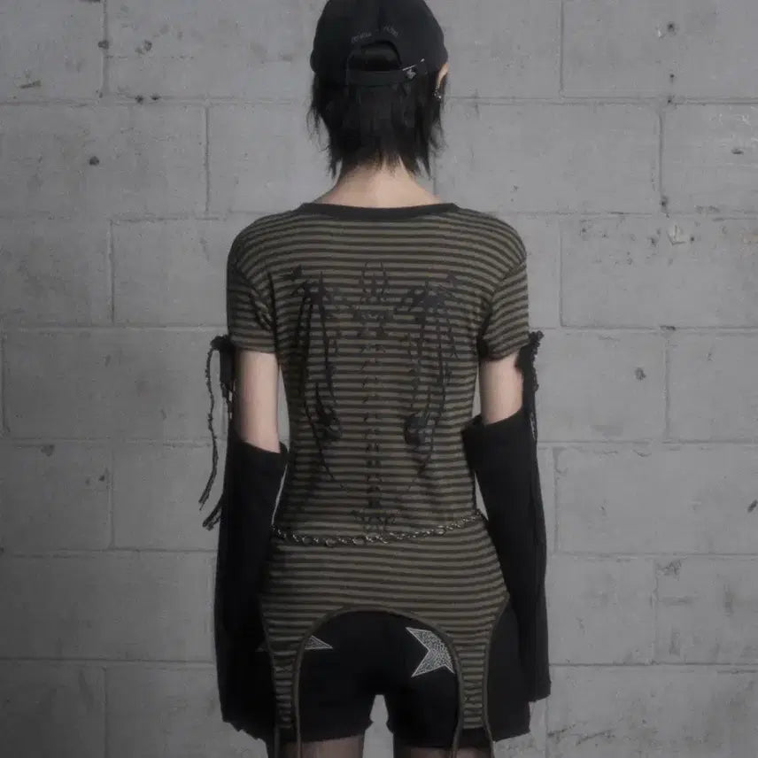 [BUNJANG] London Perfumes Archive Stripe Ribbon Arm Sleeve Top / 런던파퓸스 아카이브 STRIPE RIBBON ARM SLEEVE TOP