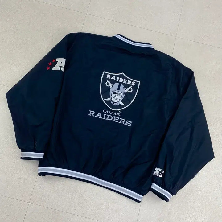 [BUNJANG] Starter Oakland Raiders Big Logo Pullover Warm-up (110) / 90s 스타터 오클랜드 레이더스 빅로고 풀오버 웜업 (110)