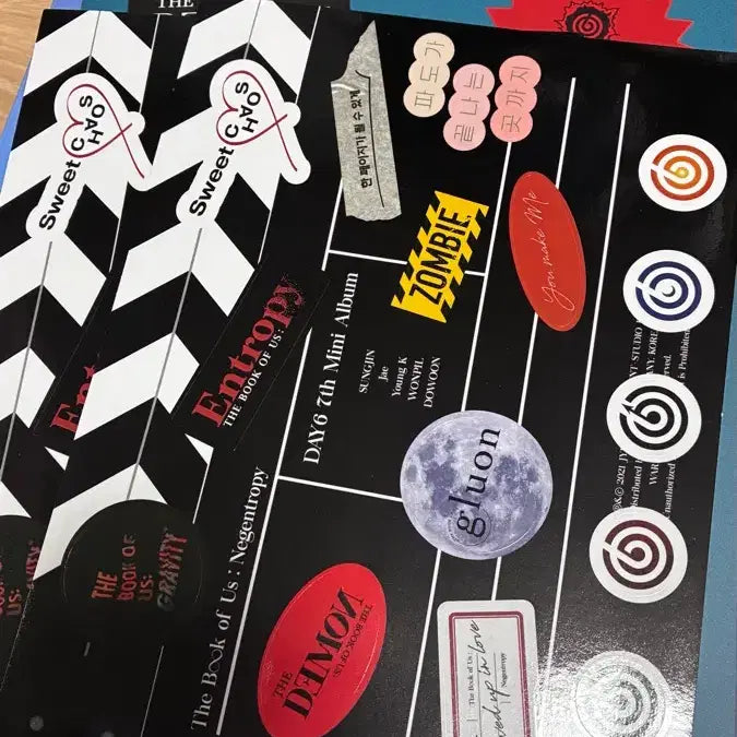 [BUNJANG] Day6 Official Memory Book (2018-2020) + Sticker / Day6 데이식스 공식 메모리북(2018-2020) + 칼선스티커