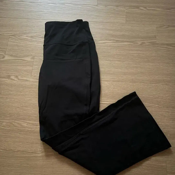 [SOLD OUT] 새상품) 룰루레몬 블랙 미니플레어 부츠컷 팬츠 66-77