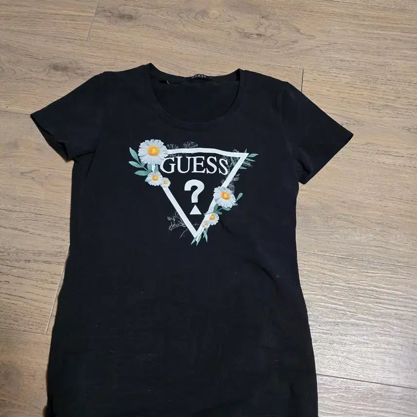 [SOLD OUT] 게스 반팔티 블랙 XS